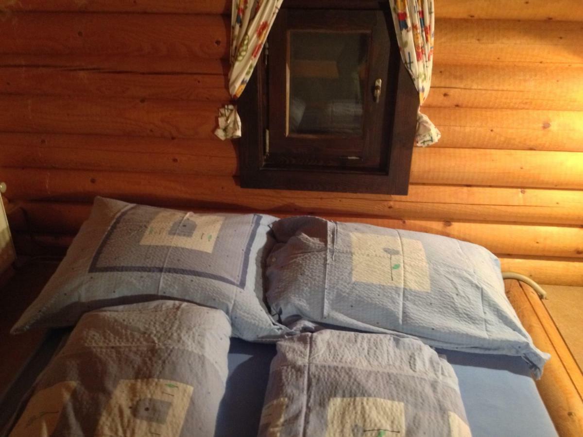 Gemuetliche Blockhuette In Wiennaehe Zofing Bagian luar foto