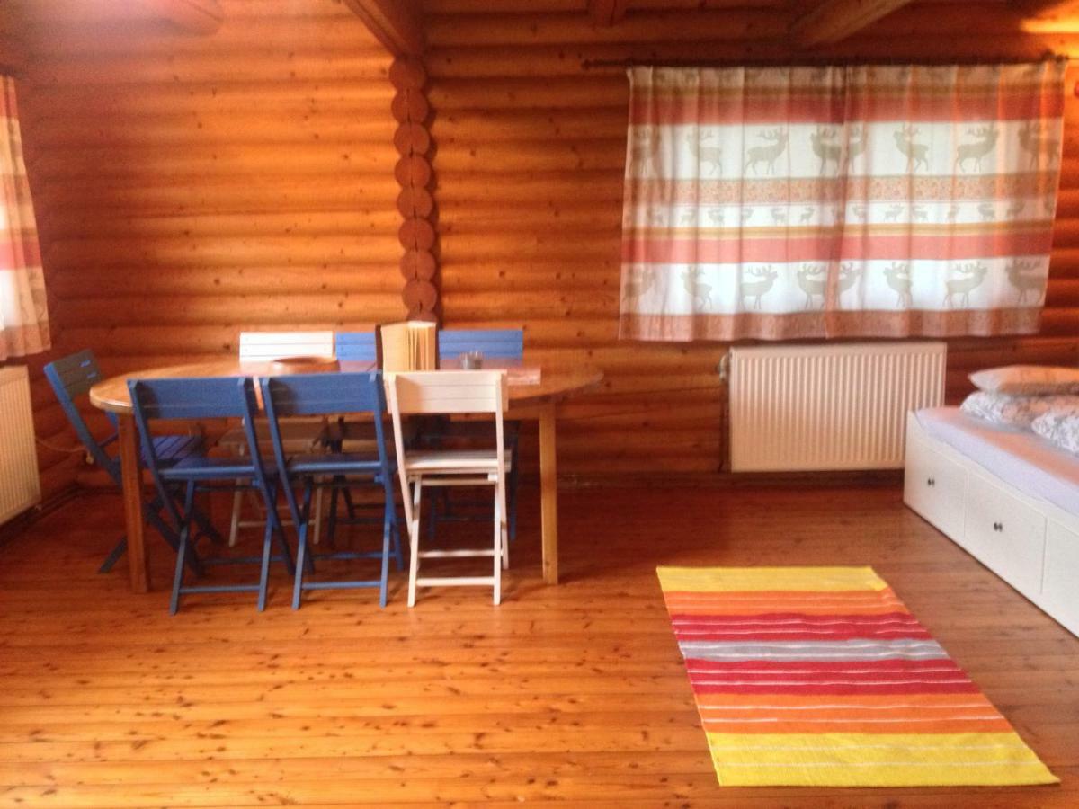Gemuetliche Blockhuette In Wiennaehe Zofing Bagian luar foto